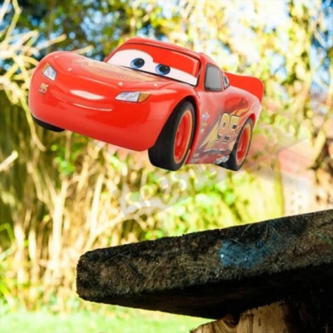 CARRO A CONTROL REMOTO DEL RAYO MCQUEEN