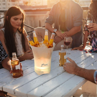 Hielera + Parlante Portátil / Cubeta / Enfriador con luces LED, Bluetooth y alimentación USB.