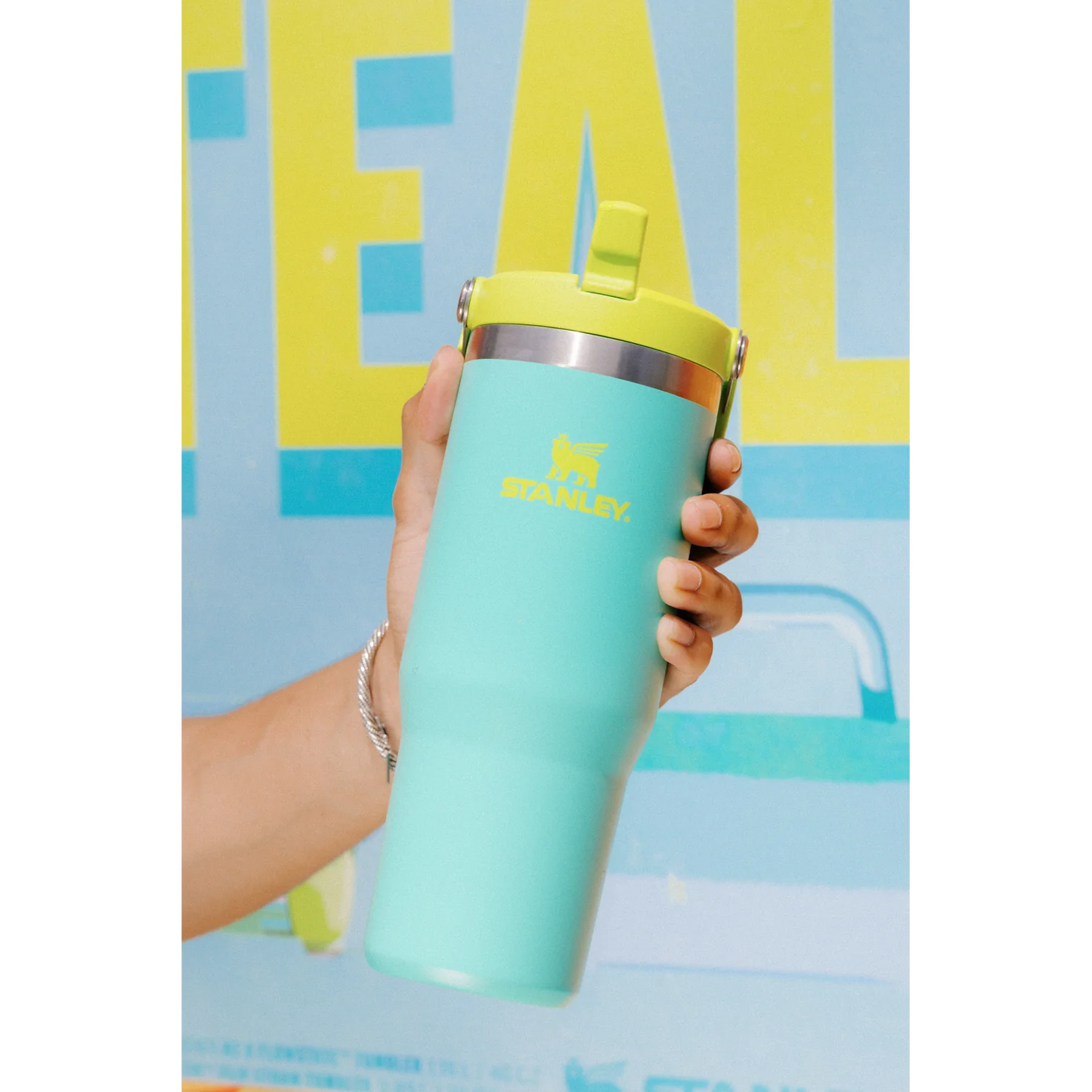 STANLEY Iceflow™ Flip Straw Tumbler | 1 L